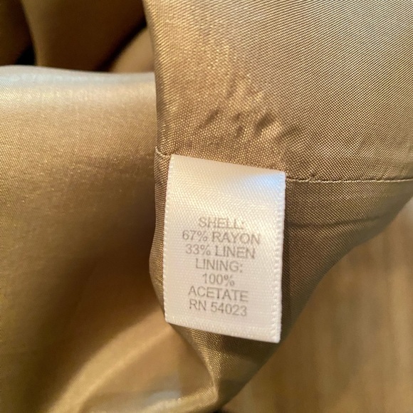 Banana Republic Skirt. Size 10 - Picture 6 of 7